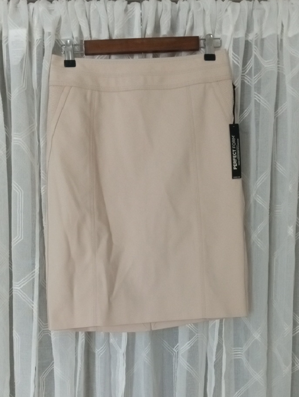 NWT White House Black Market Perfect Form Beige Pencil Skirt Size 4